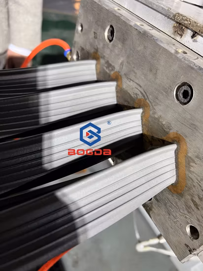 4 Cavities Plastic Drywall Corner Bead Profile Extrusion Mould / PE Angle Protection Profile Extrusion Mould 